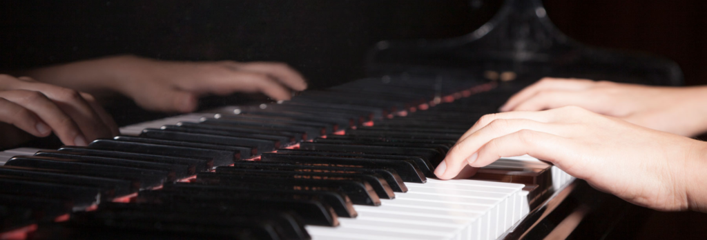 Фортепиано клавиши руки